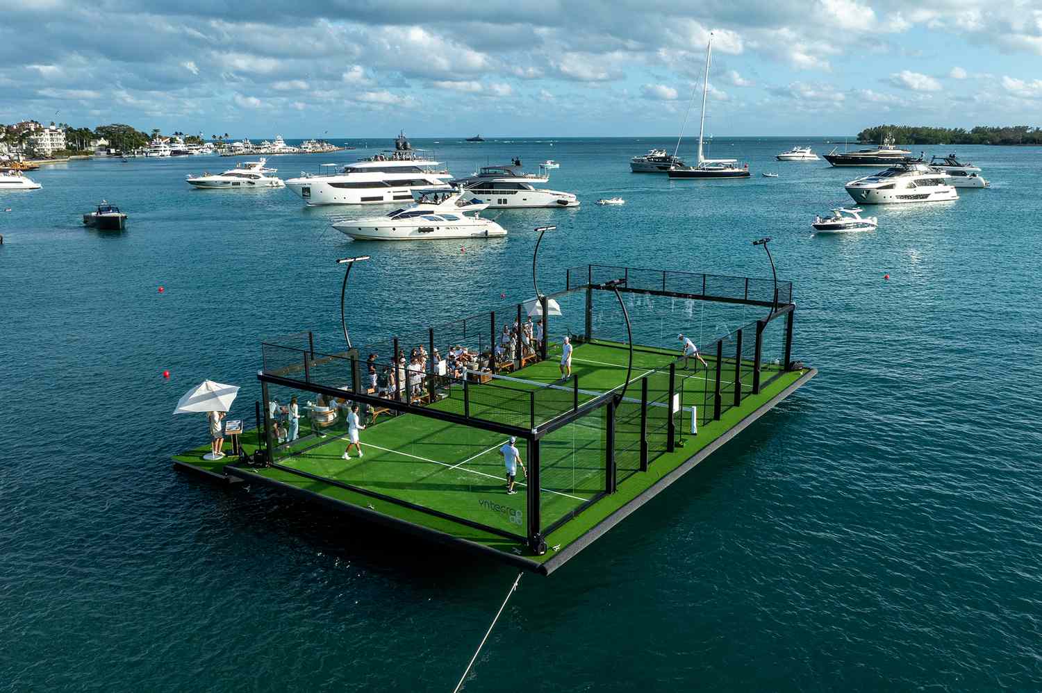 floating padel